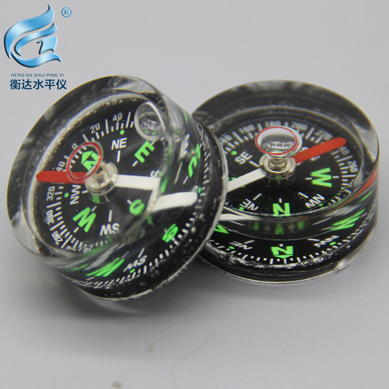 高精度水平泡指南针带方向指标器便携强磁防水罗盘迷你微型指南针