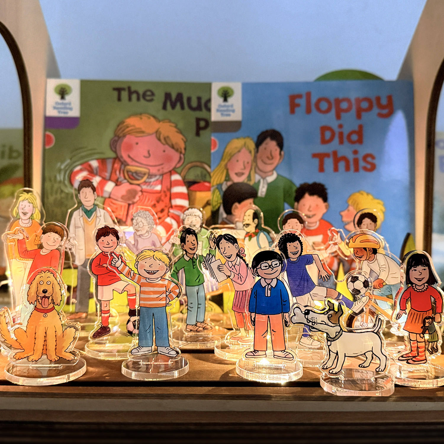 牛津树卡通人物道具Kipper一家人亚克力立牌教具英语场景卡片头像