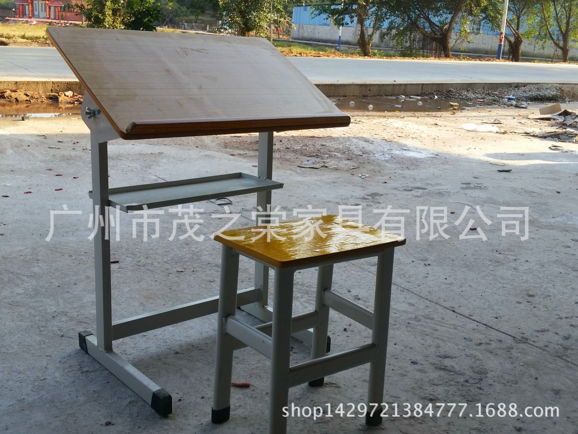 学校学生美术桌椅画画桌户外写生课桌椅教室美术课桌批发厂家直销