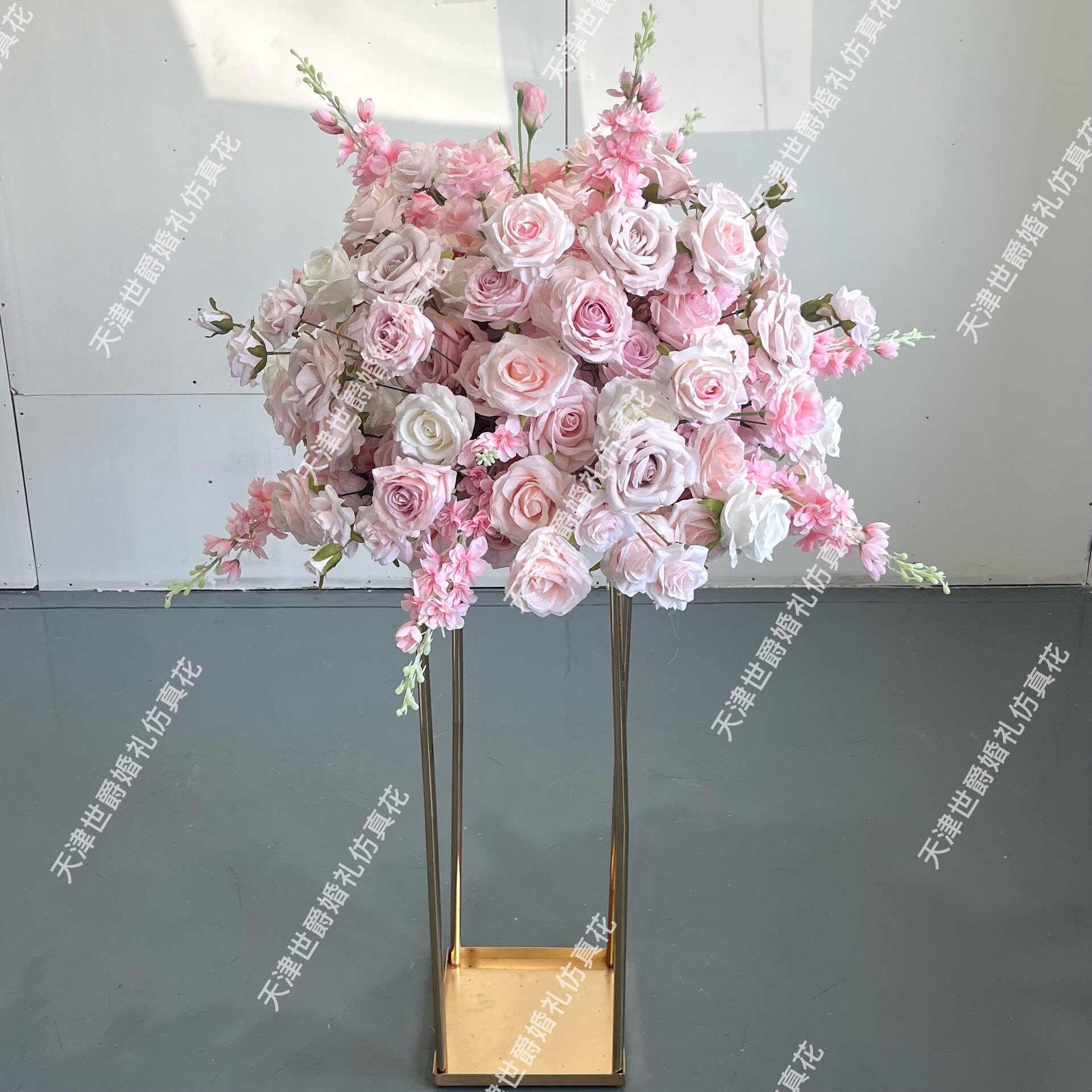 世爵热销婚庆仿真花路引餐桌橱窗摆放60cm粉色玫瑰花球