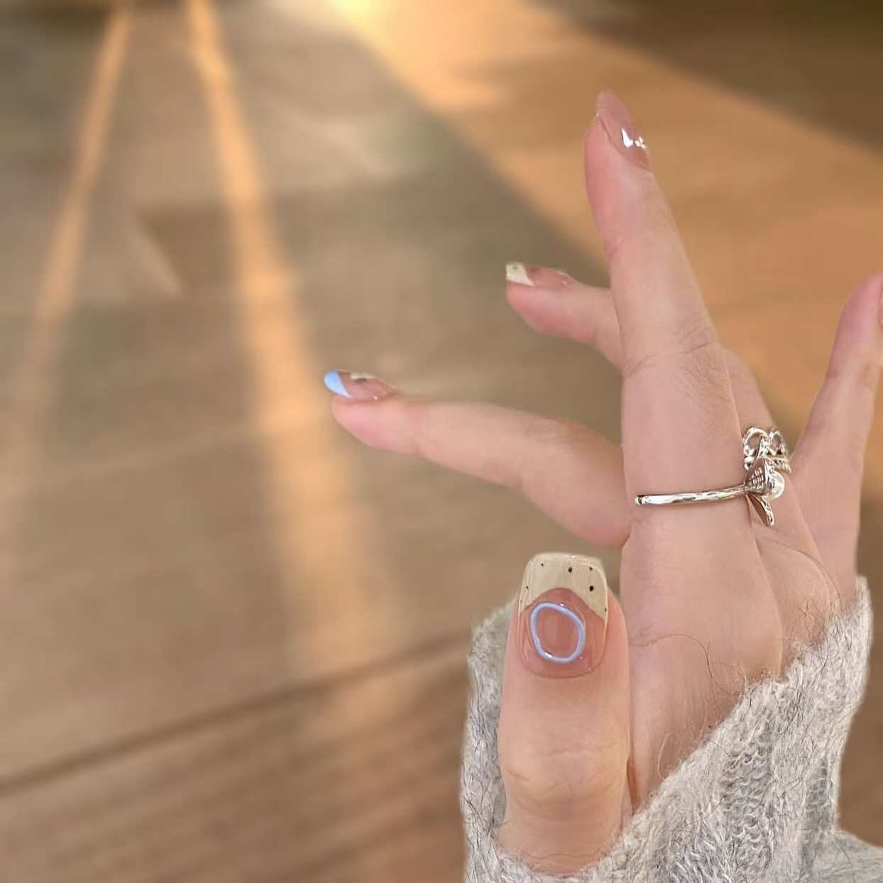 纯手工穿戴甲夏日蓝色法式小狗美甲手绘蝴蝶结可爱气质假指甲贴片