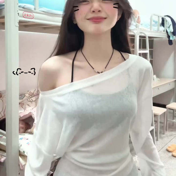 设计感白色冰丝斜肩T恤女夏季微透外搭薄纱防晒罩衫收腰露肩上衣
