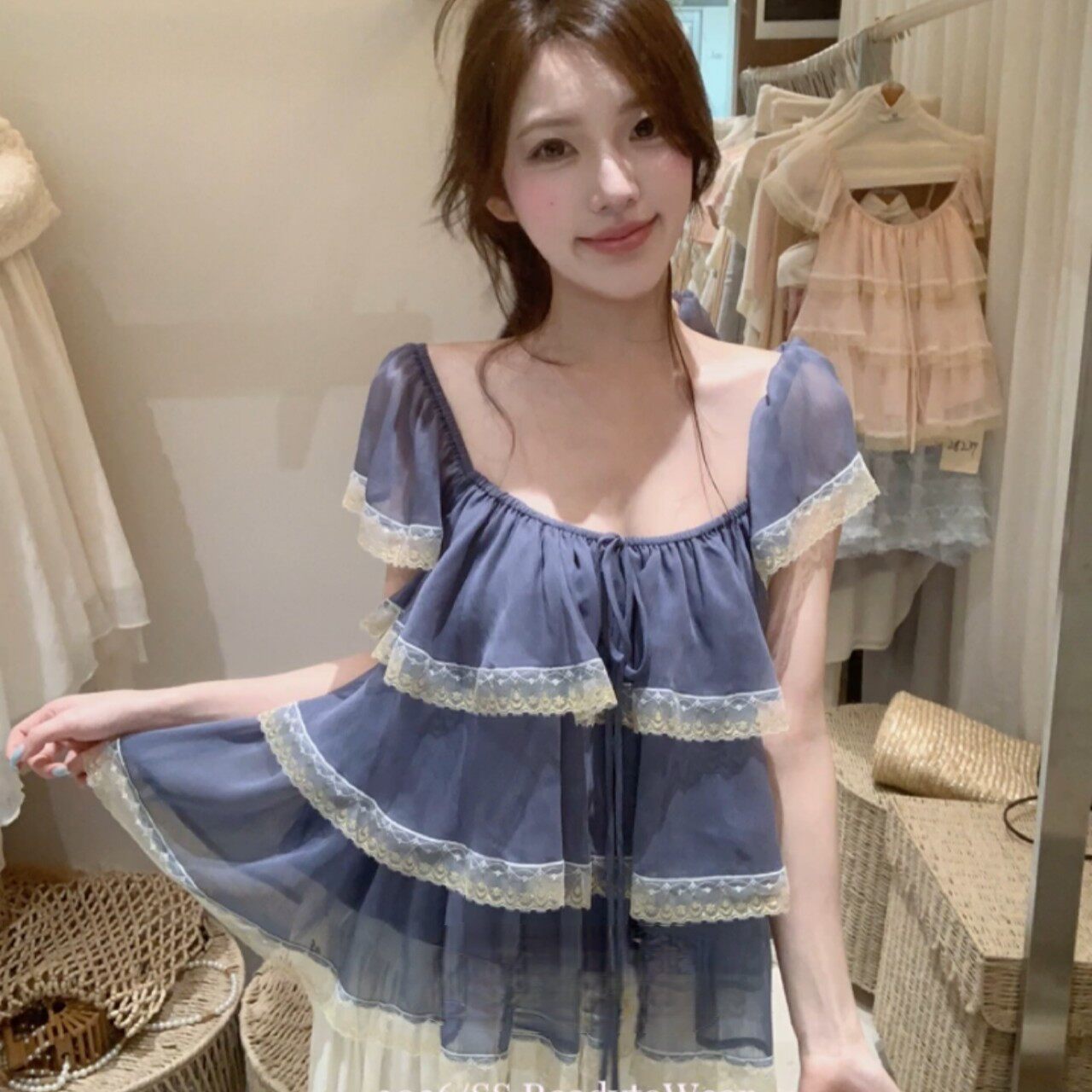 韩式甜美荷叶边蕾丝拼接