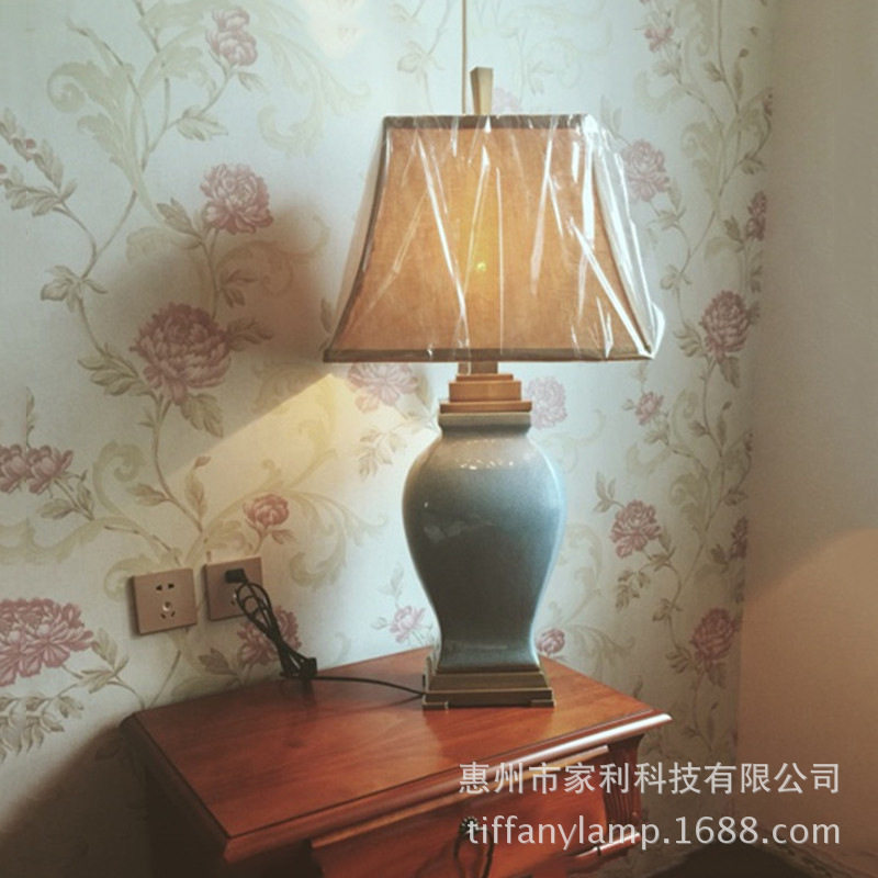外贸新中式陶瓷创意床头灯样版