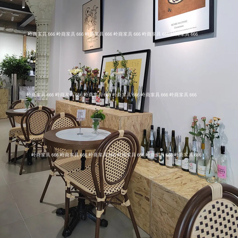 美式网红复古风咖啡厅酒吧实木岩板餐桌椅组合蛋糕烘焙甜品店圆桌