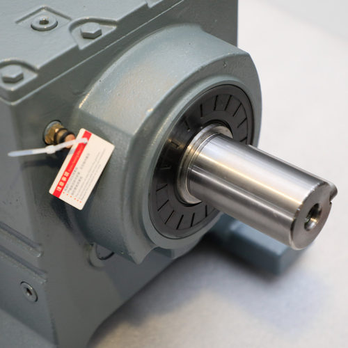 减速机 R147斜齿轮减速机 青岛华科减速机