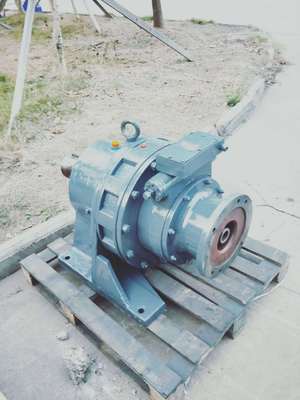 上海一藤直销大扭矩双级组合减速机 XWD74针轮减速机 摆线减速机