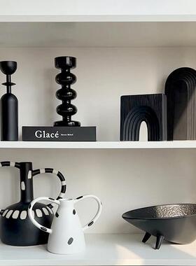 现代简约风书柜软装饰品家用酒柜黑色系艺术抽象摆件组合