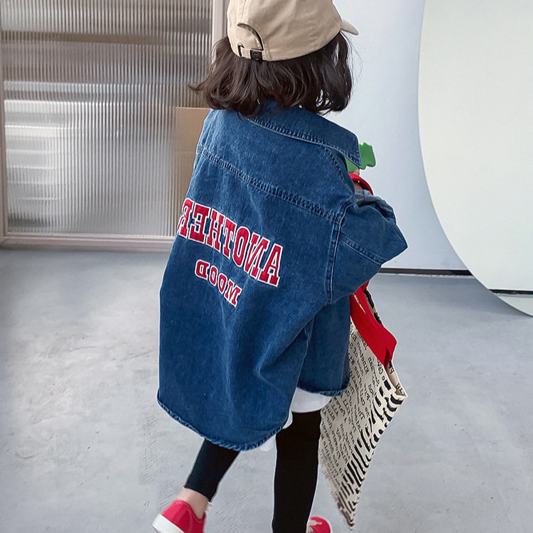 女童春装中长款牛仔外套洋气春秋2026新款儿童网红上衣宝宝秋装