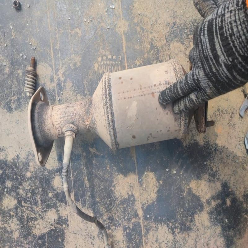 议价宝骏560三元催化，原车的，要的联系，不以任何理由退货，