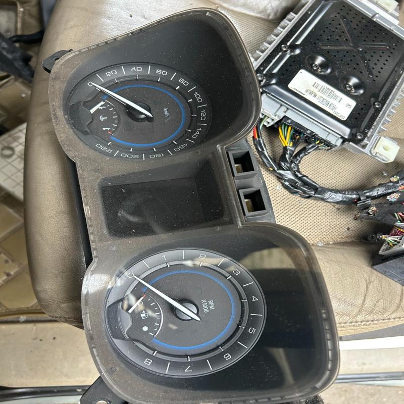 议价适用于别克GL8胖头鱼组合仪表盘码表盘总成 原装拆车件