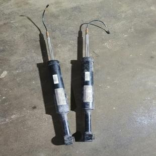 插头完好 不漏油 议价玛莎拉蒂总裁后减震器避震器 成色漂亮