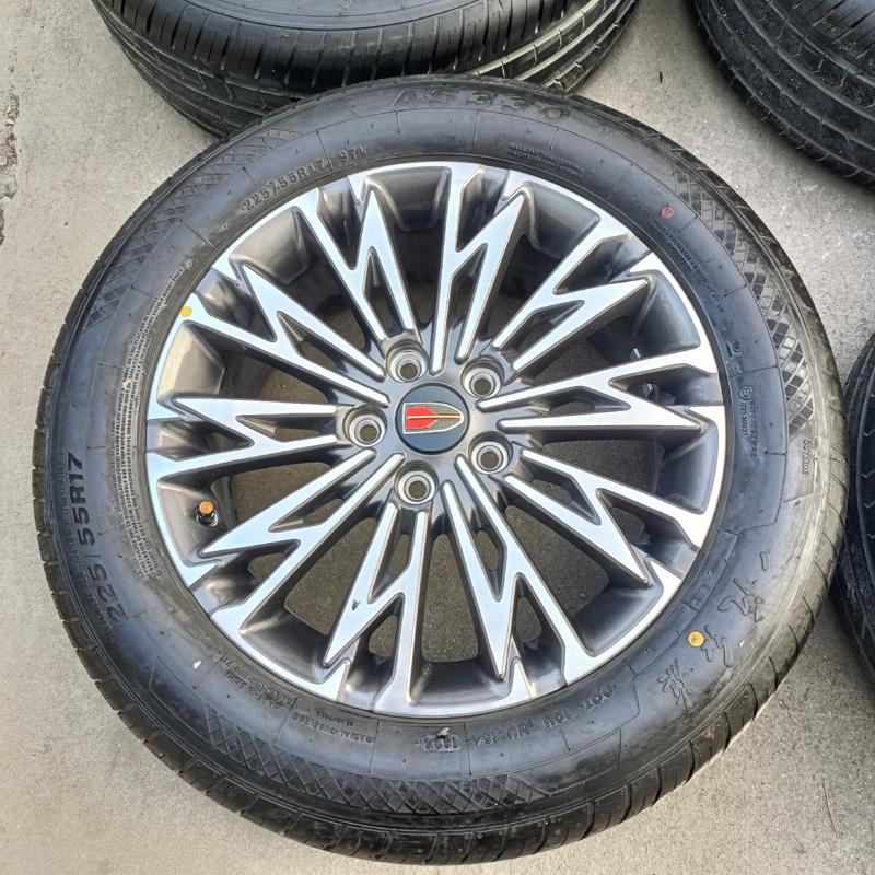 议价17寸红旗h5原车拆车轮毂轮胎，新车拆车轮毂轮胎，图片实