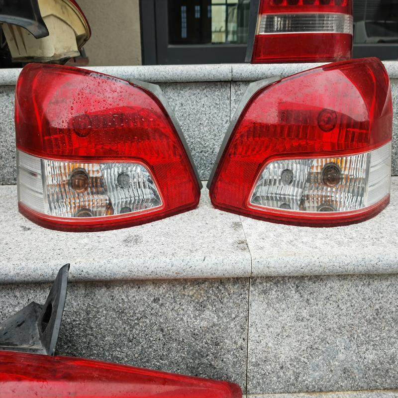 议价09年丰田威驰原装尾灯一对标价单个价格包邮