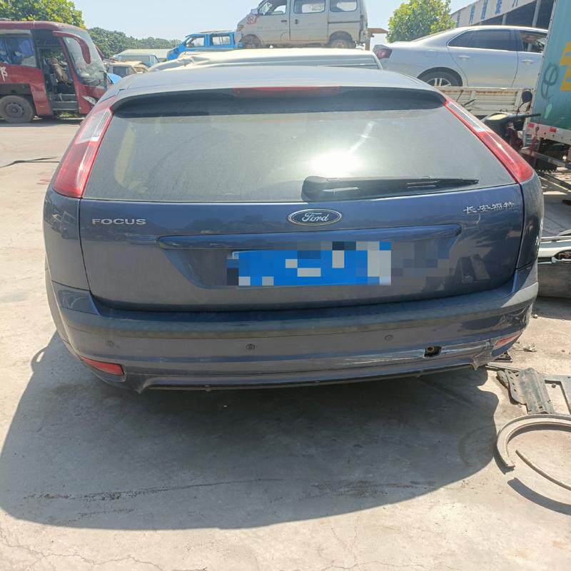 议价08年福克斯两箱拆件出，五大总成不卖，需要其他如车门内饰