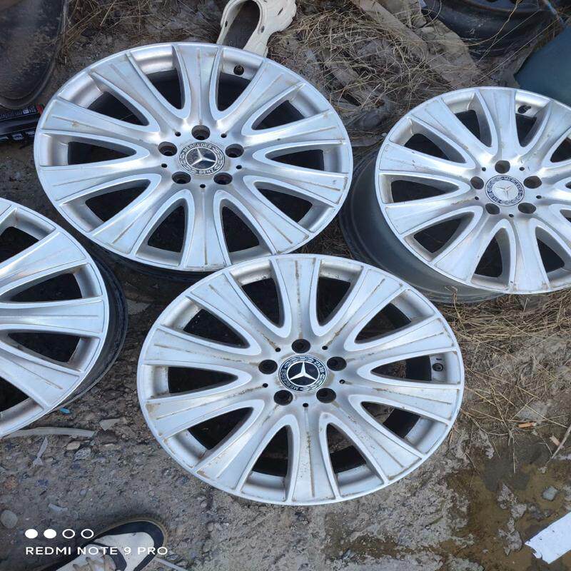 议价奔驰s320原厂拆车轮毂18寸+如图所示有刮蹭，成色还不