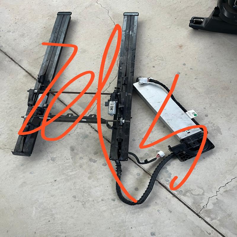 议价理想MEGA W01 座椅电动滑轨 线束盒