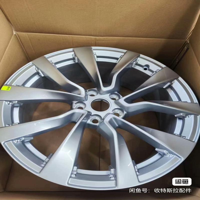 议价特斯拉换新版Model3轮毂，钢圈黑色18寸跟白色19寸