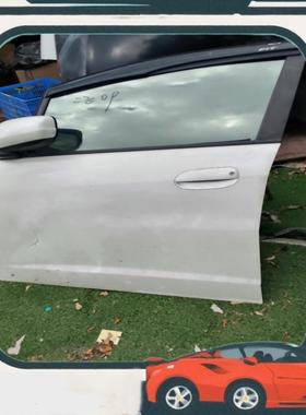 议价二代飞度GE8左前门总成，白色车身，原装拆车件。带玻璃升