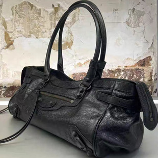 复古小众设计辣妹风柳钉暗黑机车包长柄大容量单肩腋下包休闲百搭