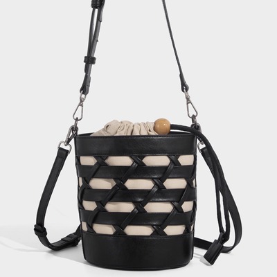 宋佳同款手工编织镂空水桶包抽绳