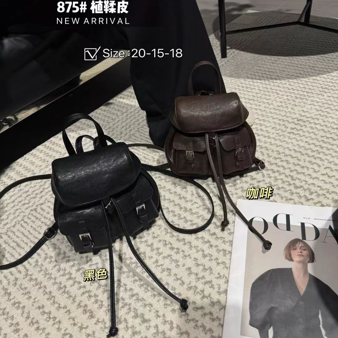 植鞣皮复古包盖式双肩包女真皮