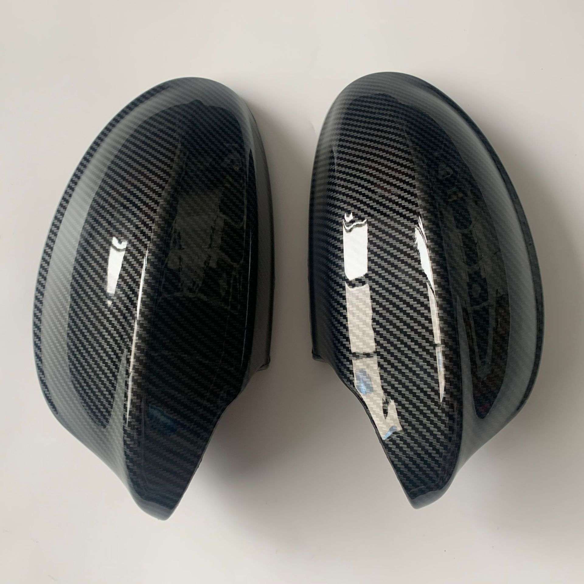 适用宝马 E81 E87 E88 E90 E91 E92 E93老款前期碳纹水转印外壳