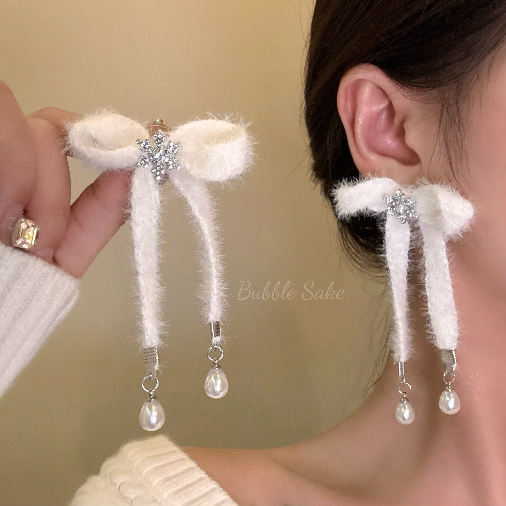 冬日软fufu 氛围感白色雪花毛绒蝴蝶结耳钉女小众设计毛茸茸耳饰,饰品/流行首饰/时尚饰品新,耳钉,淘宝优惠券,粉丝福利购,淘宝优惠卷