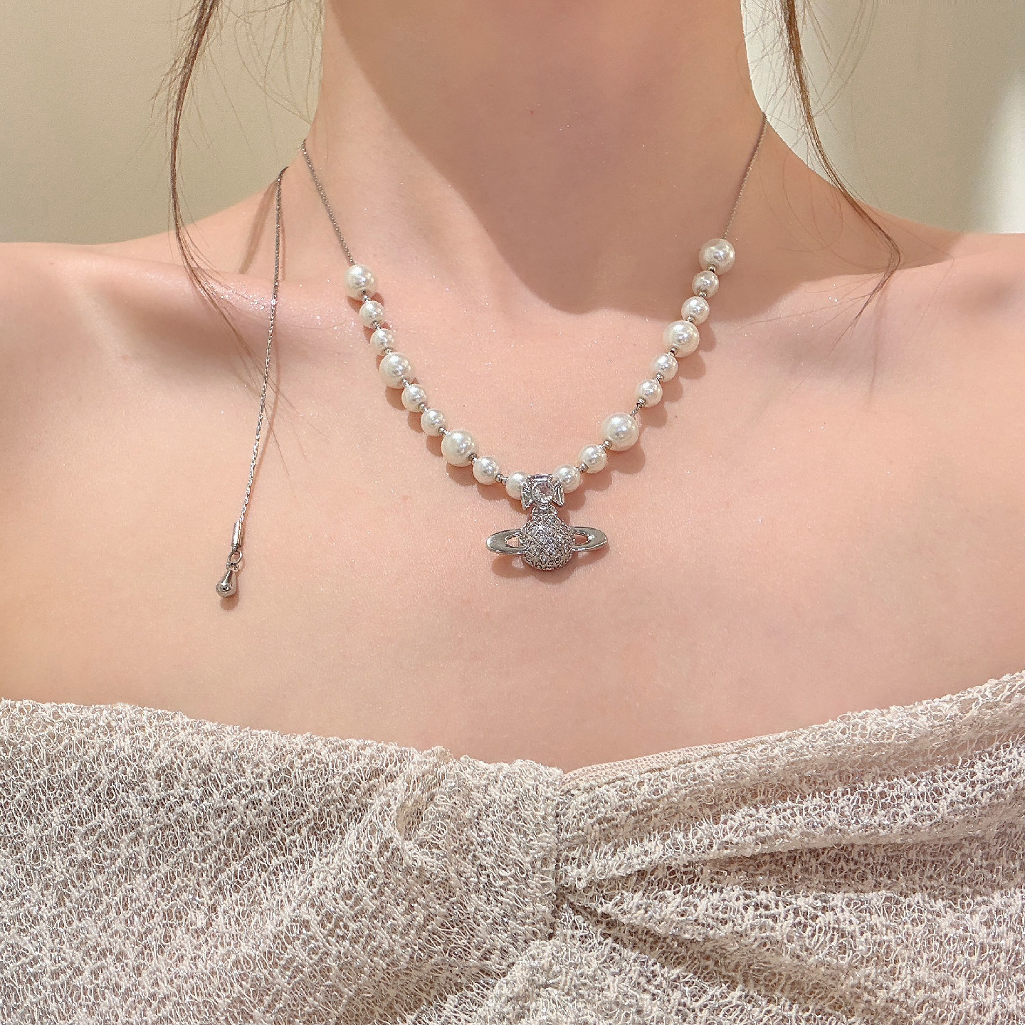 闪闪氛围!!满钻土星珍珠项链女2026新款轻奢小众高级感锁骨链配饰