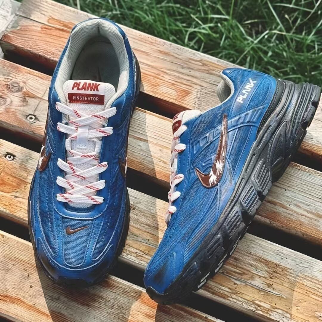 球鞋定制 Nike Initi跑步鞋