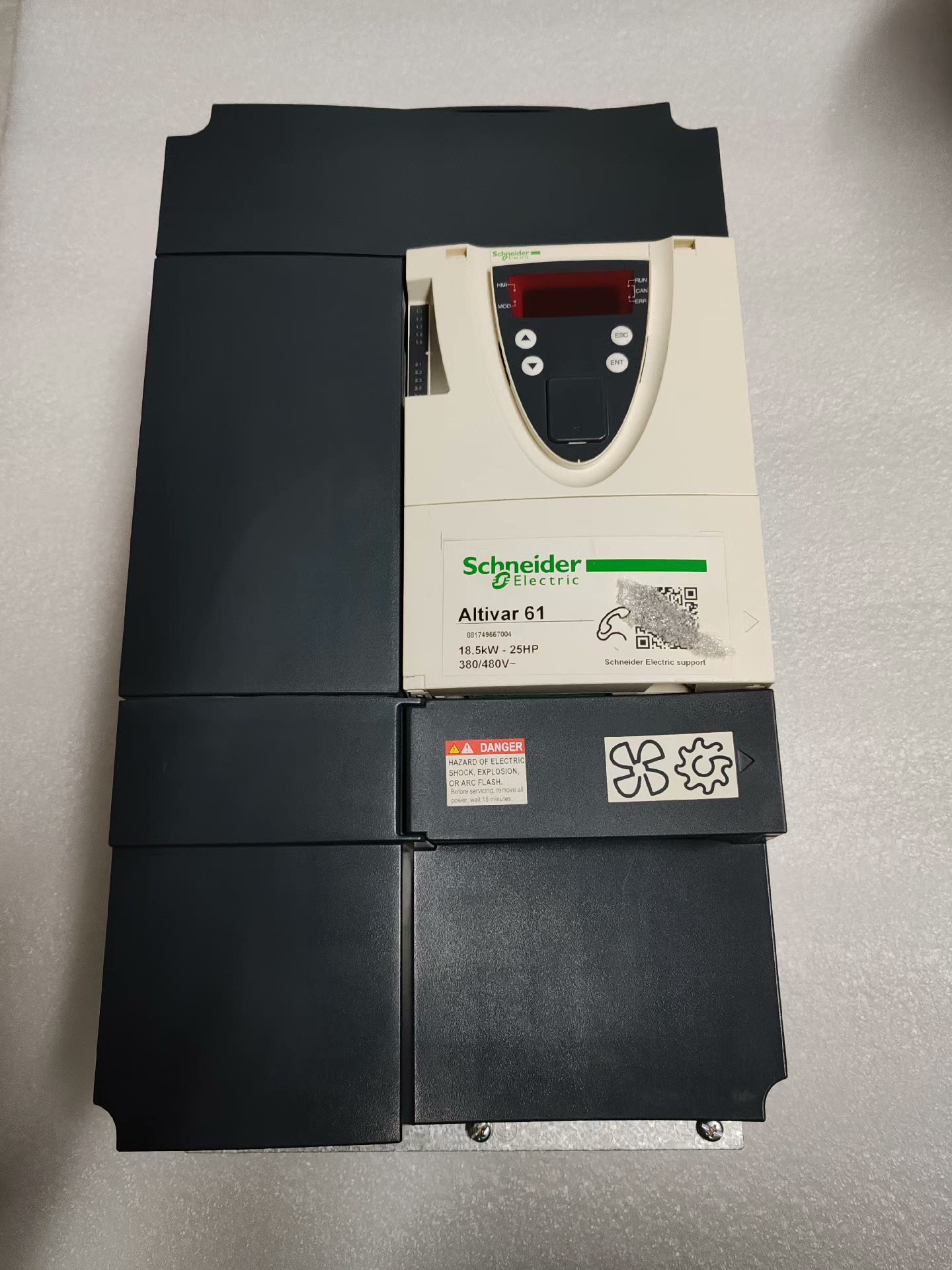 充新施耐德变频器 ATV61HD18N4Z ，18.5KW/