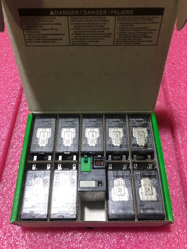 全新原装施耐德继电器RXM2AB2BD 24VDC全部数量3