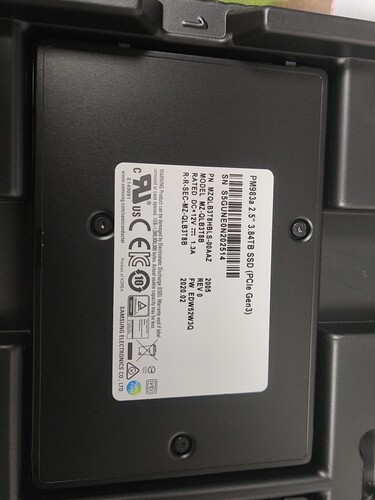 现货70个 接近全新 pm983a 3.84tb   u2