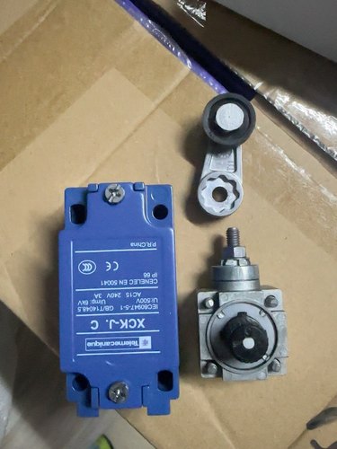 原装施耐德行程开关XCKJ10511H29C议价