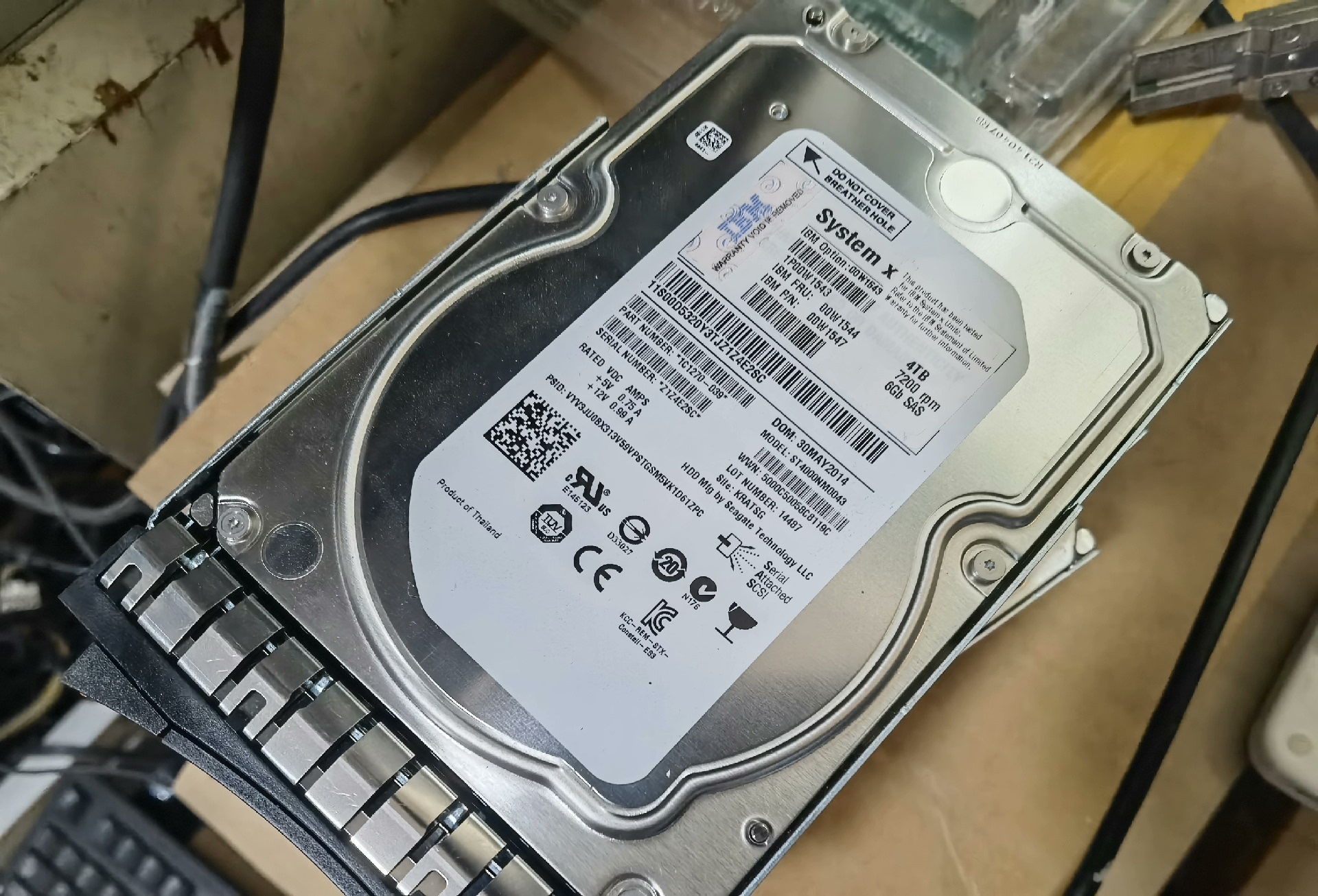 ibm 4T sas 00w1544 00w1547 服务器