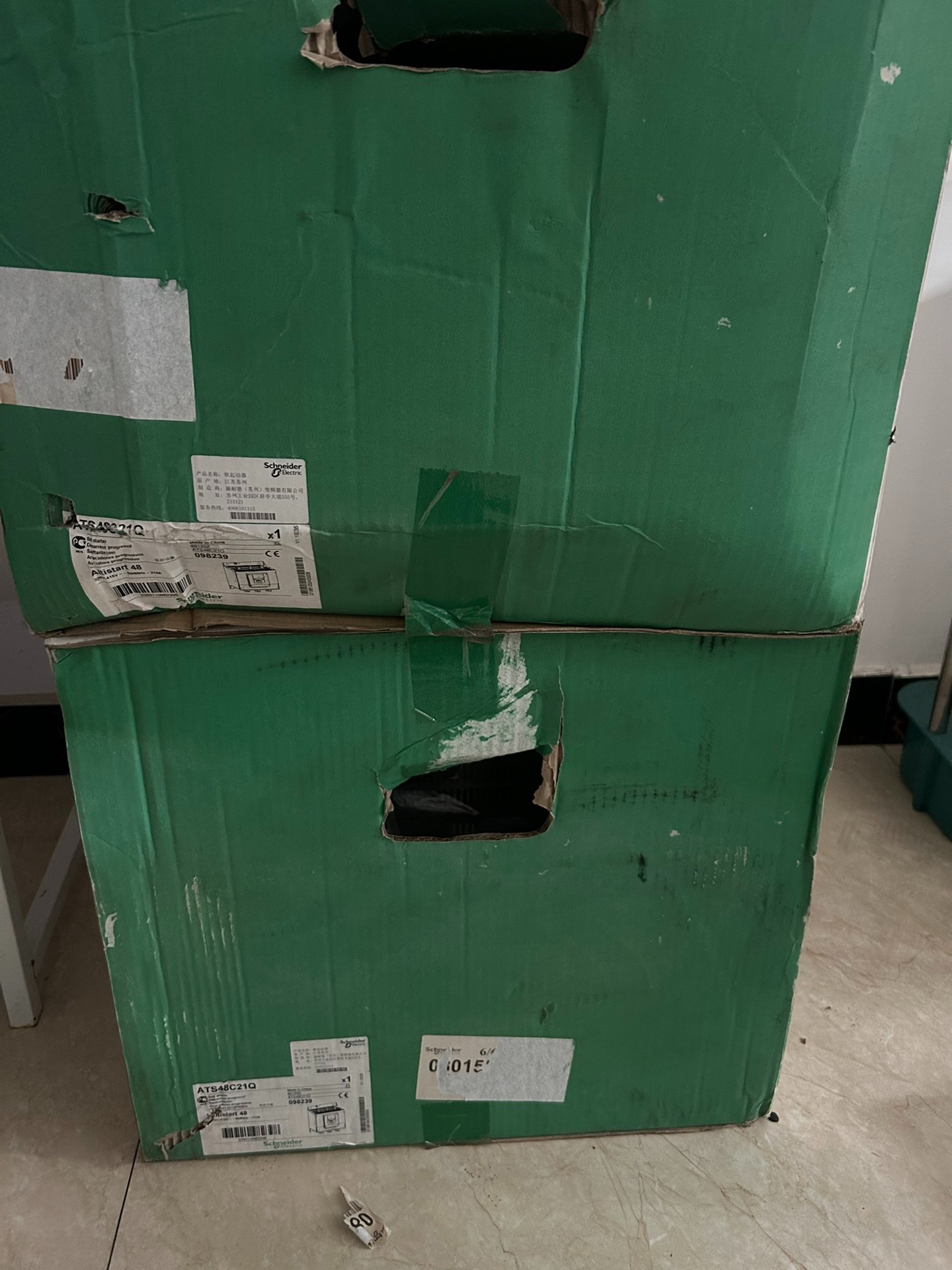 施耐德软启动器ATS48C21Q 全新带包装数量2个包装不好