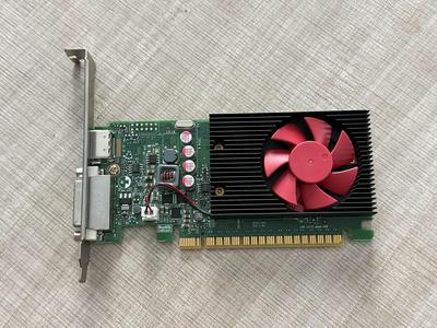 和硕GT730 1G显卡  拆机显卡成色很新，实物如图，性能