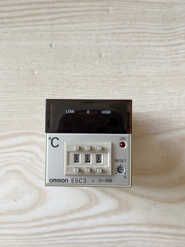 欧姆龙 数字温控器 温控仪 温度控制器 E5C3-WR20J