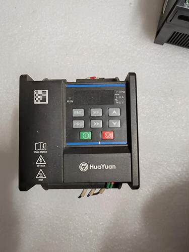 0.75kw220v变频器  华远m1-2s0007-b