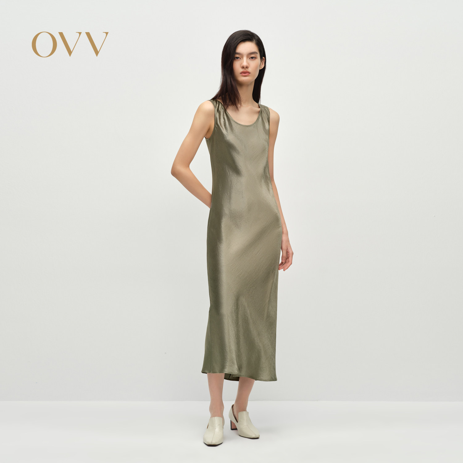 OVV2025春夏新款女装简洁圆领醋酸缎面休闲吊带连衣裙