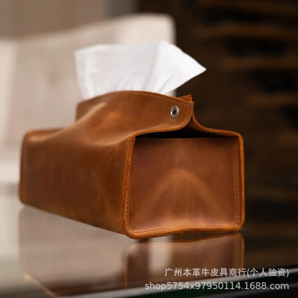 复古牛皮质感车用纸巾盒