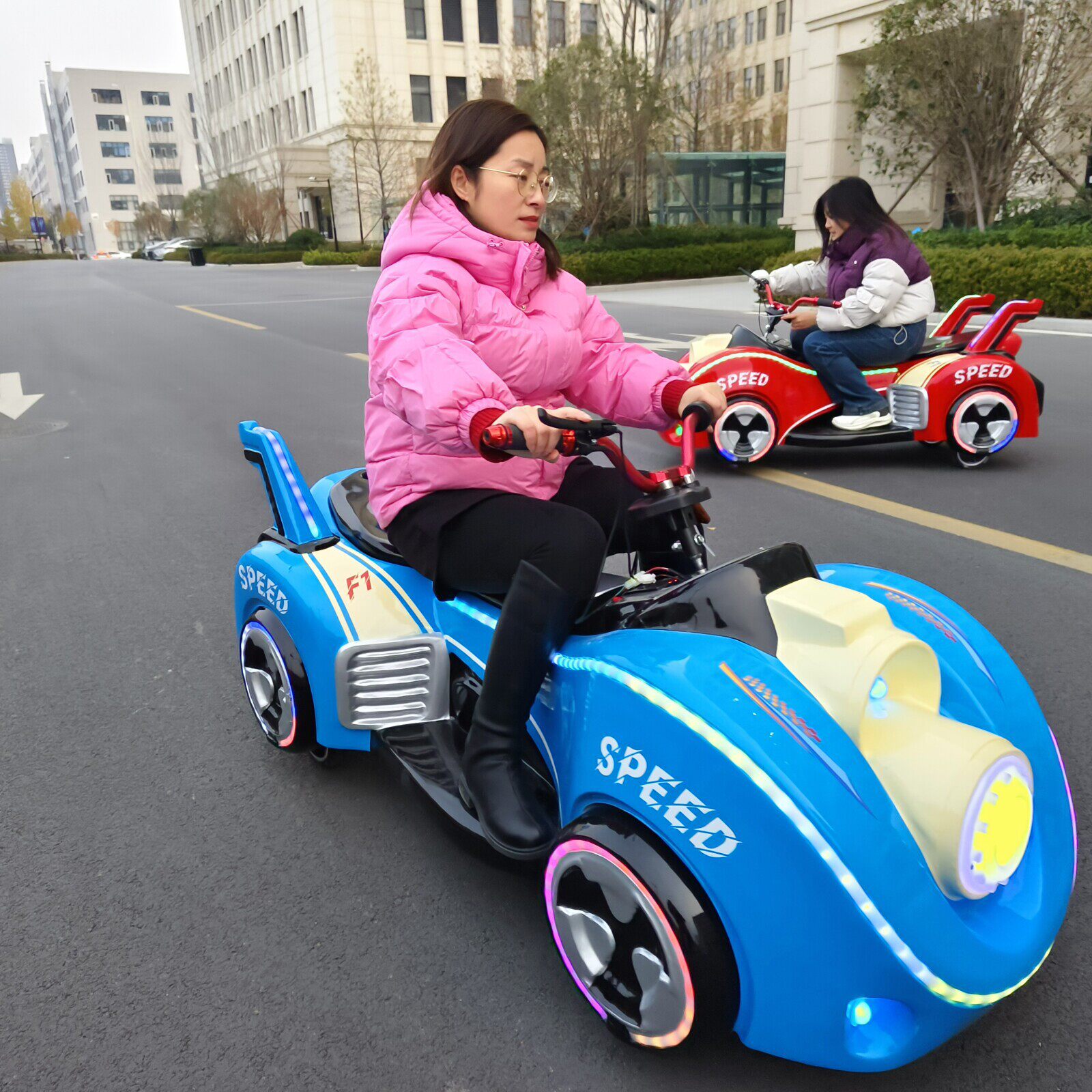 高端发光音乐摩托车商场儿童电动摩托车加厚耐撞广场游乐车