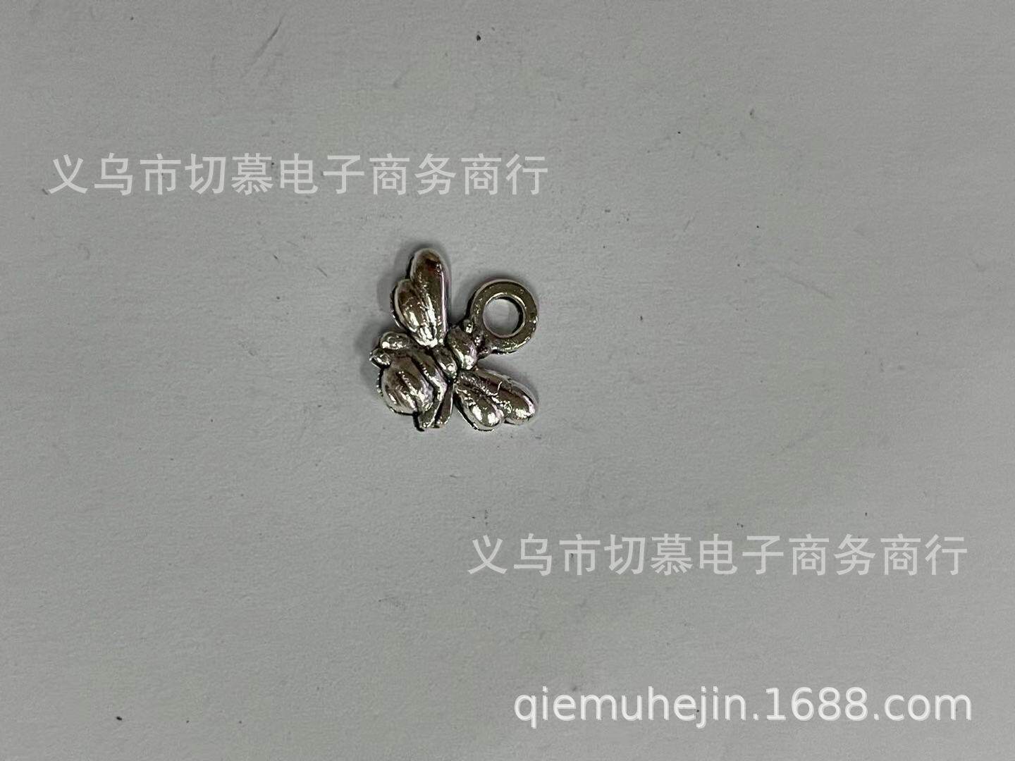 A8422蜜蜂1000克/2500个/包0.4克11×10mm昆虫时尚合金挂件饰品潮