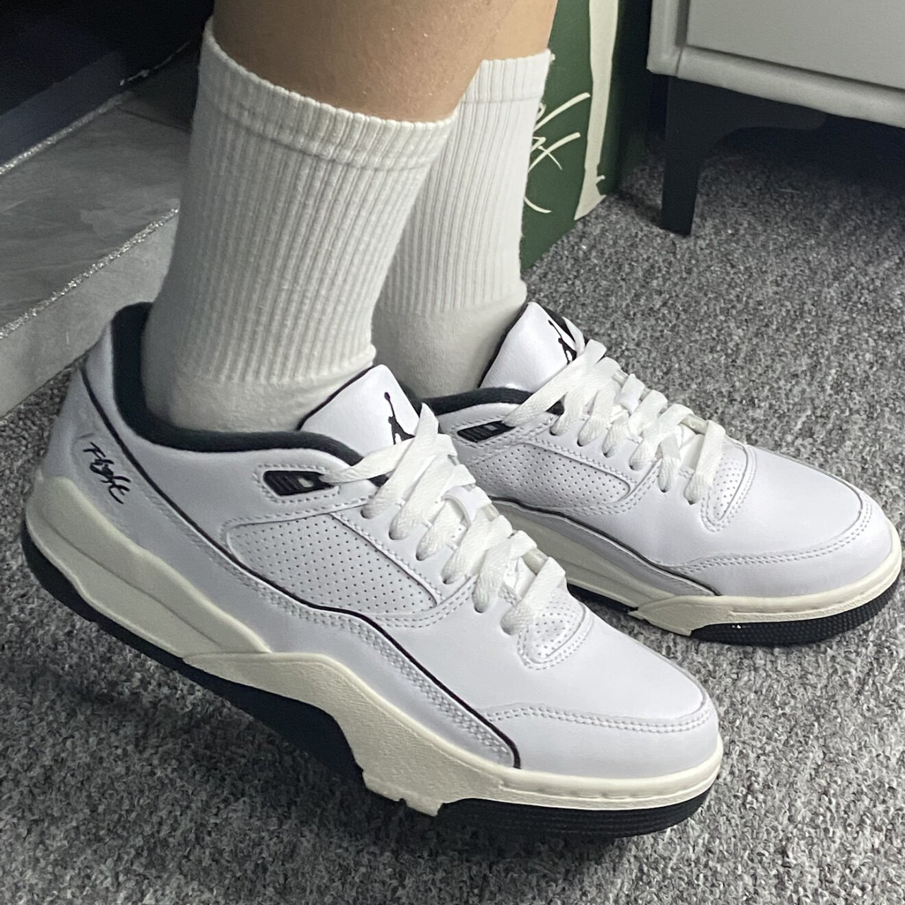 Jordan FLIGHT COURT 舒适百搭 低帮 复古篮球鞋 男女同款 白黑色