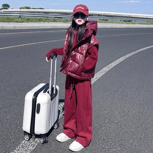 女童洋气套装2024p新款冬季连帽毛衣羽绒棉马甲休闲阔腿裤三件套