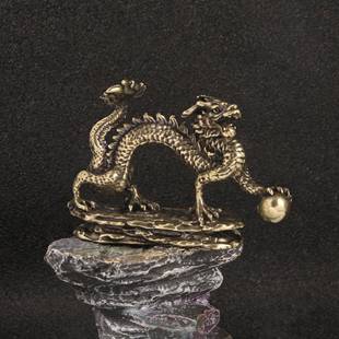 爆款仿古铜器摆件中国龙铜摆件迷你款黄铜龙形图案书写压尺文房收