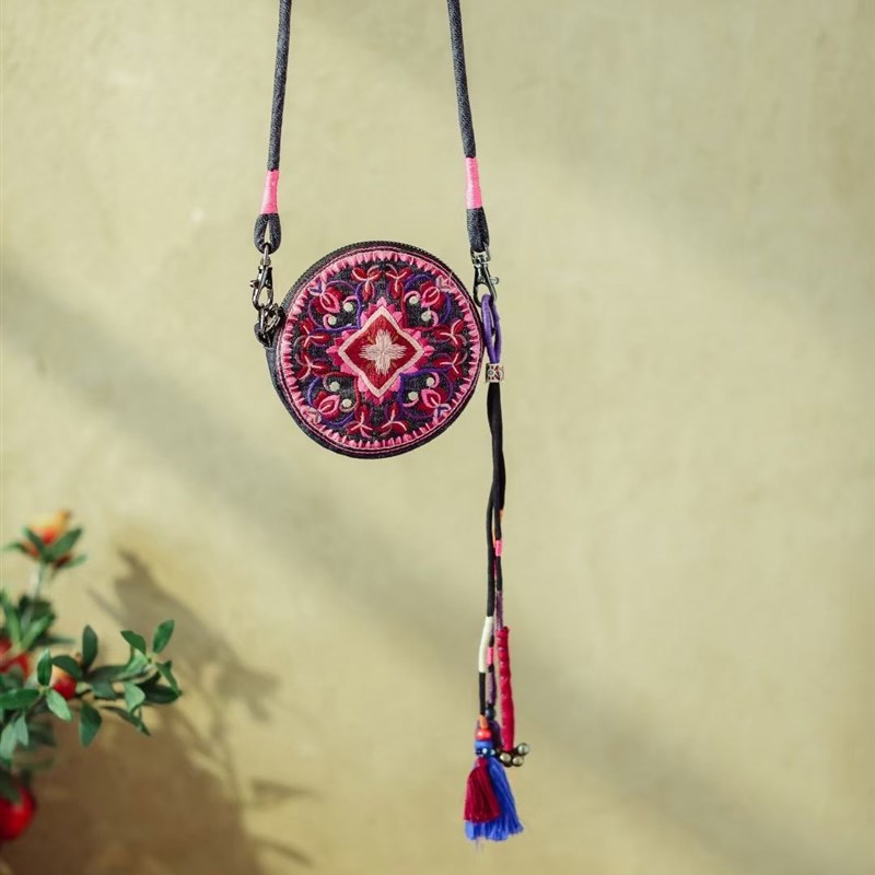 楚馨手机包重工双面刺绣创意手工复古民族风单肩斜挎圆饼小包迷你