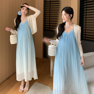 大码孕妇连衣裙夏季渐变百褶长裙海边度假雪L纺吊带裙两件套200斤
