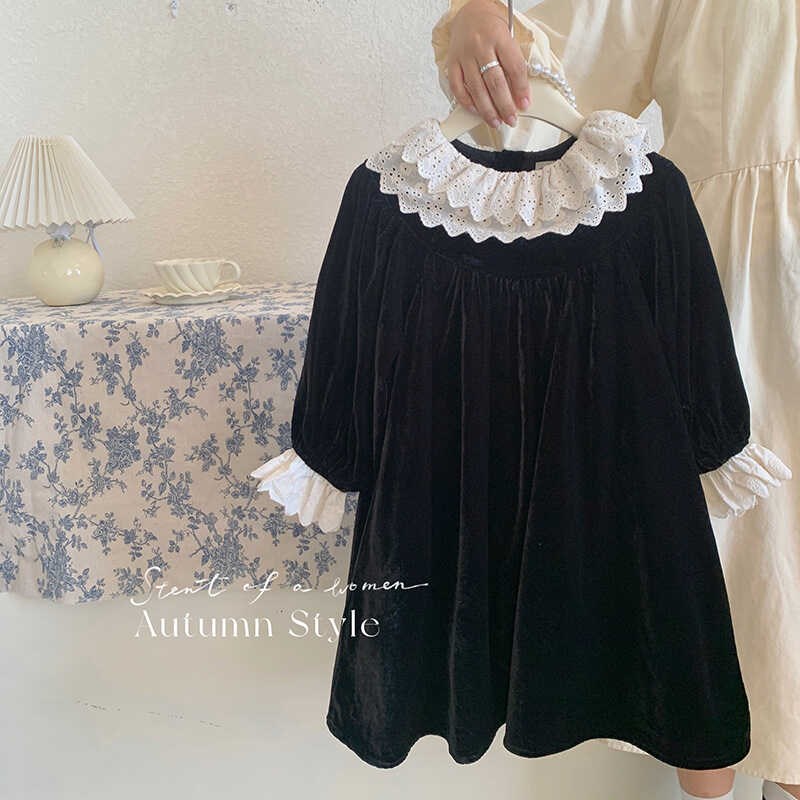 女童连衣裙2024秋款赫本风裙子黑色丝绒花边双层荷叶领公主裙礼服