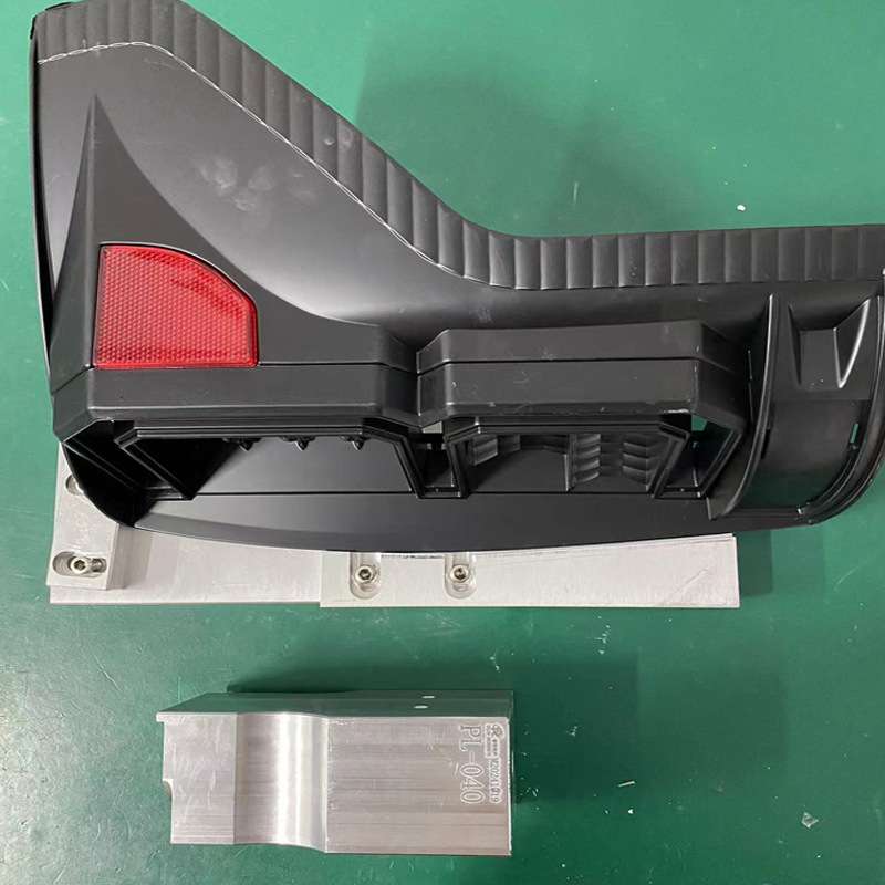 15K弧形车灯反光板超声波焊接模具超声波焊接头工装夹具设计制造